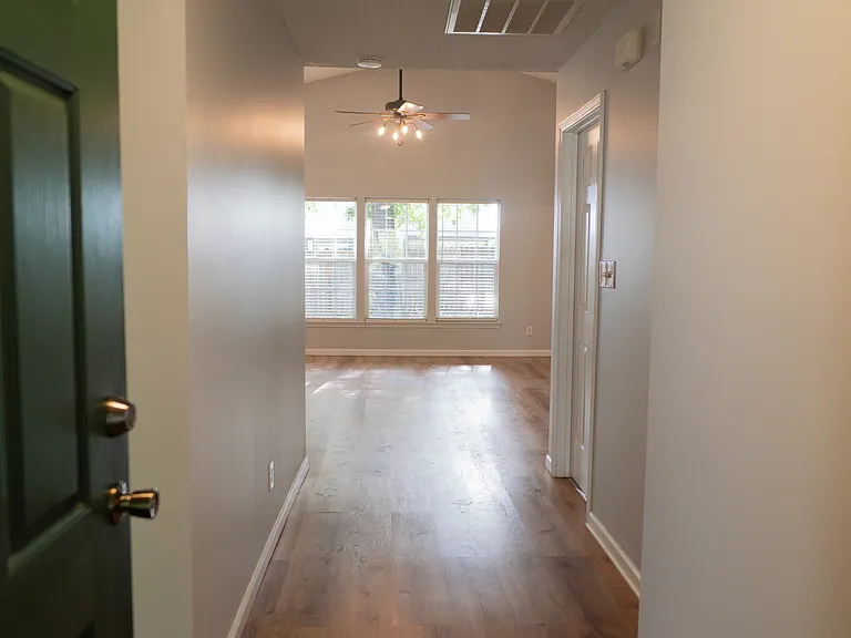 165 Nahcotta Dr — Photo 2