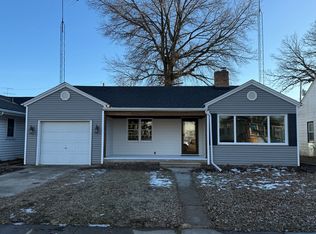 821 E Main St, Morris, IL 60450