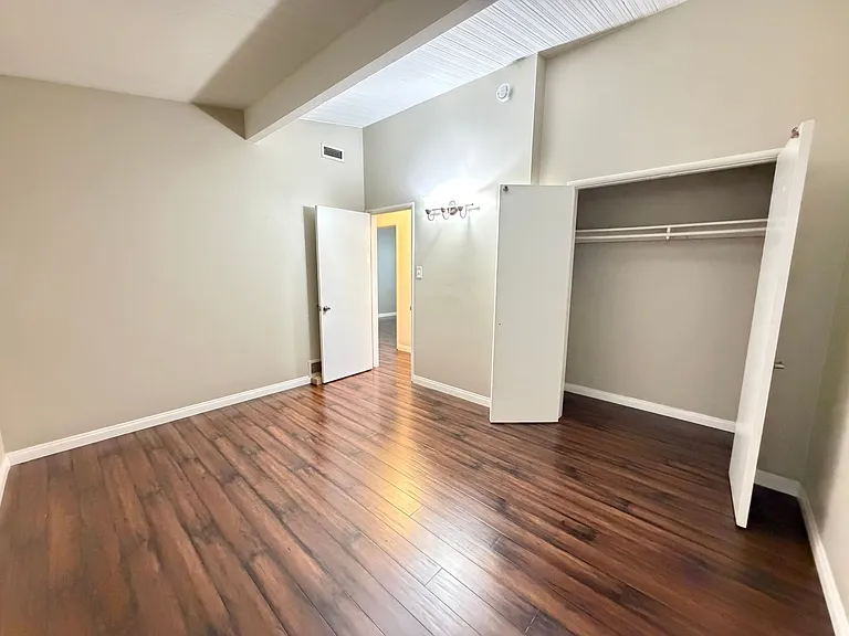 2033 E Garvey Ave N — Photo 14