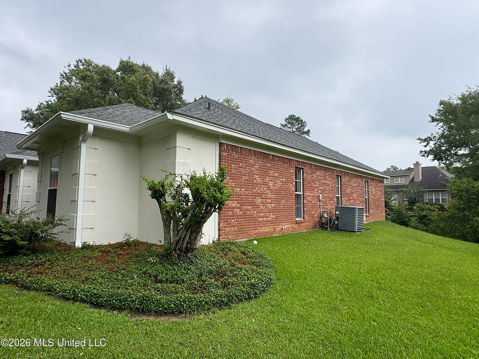 3 bed, 2.5 bath, 2223 sqft, $2,500 — Photo 3
