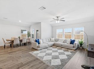 2933 Pinecrest Dr, Aubrey, TX 76227