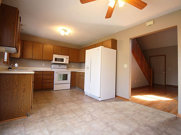 4th image of 7369 Faye Ln