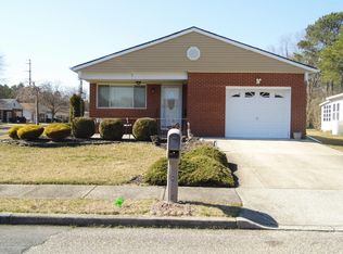 1 Villa Bella Ct, Toms River, NJ 08757