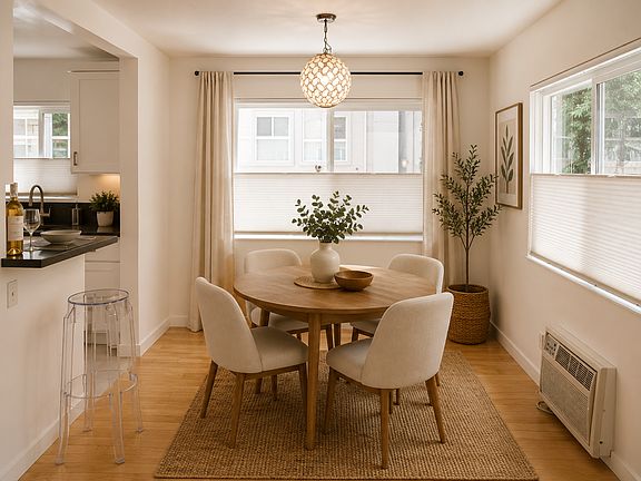 Nice dining area outside kitchen and off living room