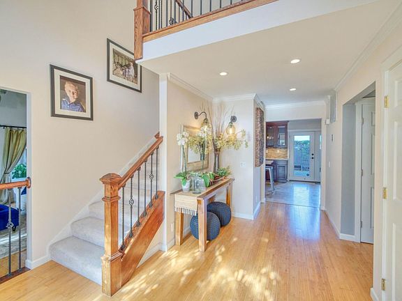 4th image of 385 Saint Andrews Ln