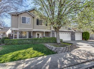 166 Bedford Ave, Clovis, CA 93611