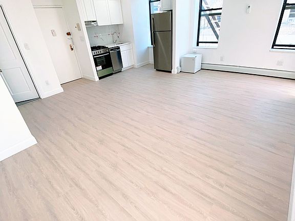 5th image of 42-21 Broadway Unit 2F