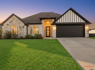 1006 Windy Ridge Dr, Longview, TX 75605