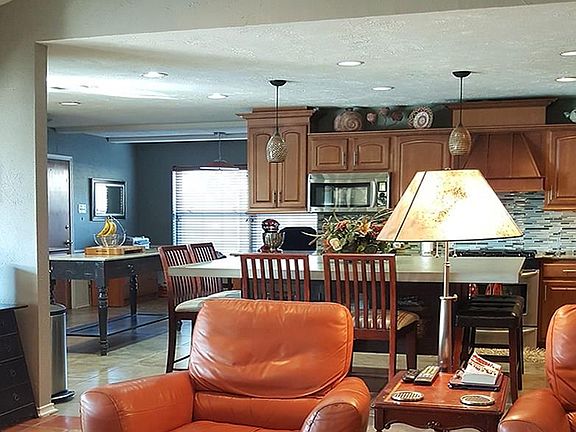5th image of 4110 Flintridge Dr
