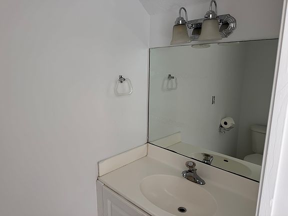 2nd image of 1601 Lakeview W #1601