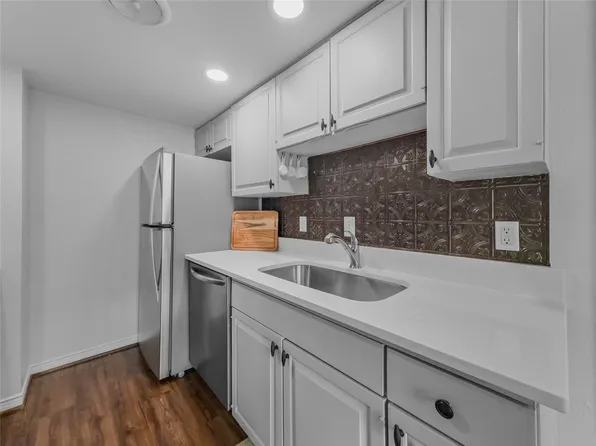15922 Club Crest Dr APT 2107, Dallas, TX 75248