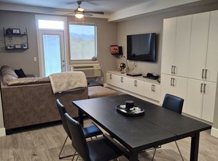 925 Leon Ave #427, Kelowna, BC V1Y 0E5
