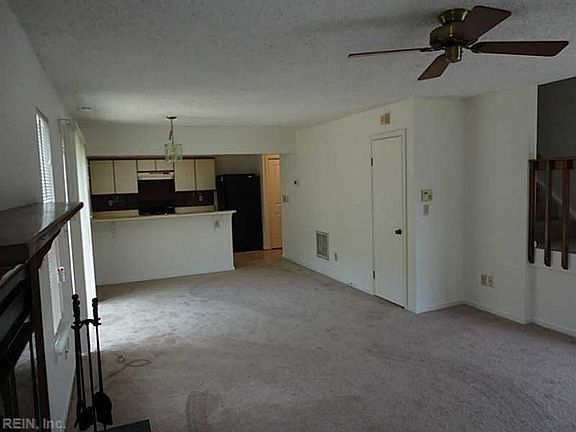 3rd image of 114 Castilian Dr
