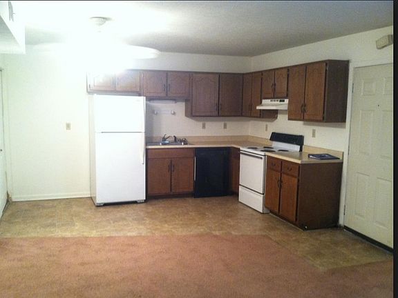 2nd image of 1504 Pin Oak Ct APT 15