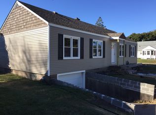 2155 W Pleasant St, Davenport, IA 52804