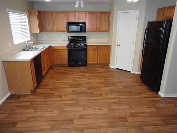 3rd image of 12701 W Myer Ln