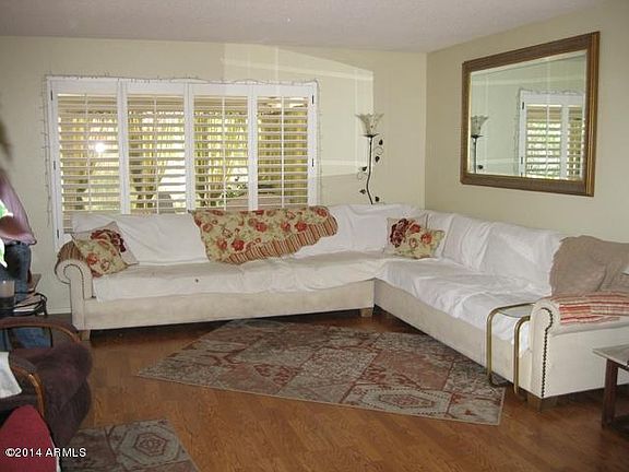 4th image of 544 S Rosemont