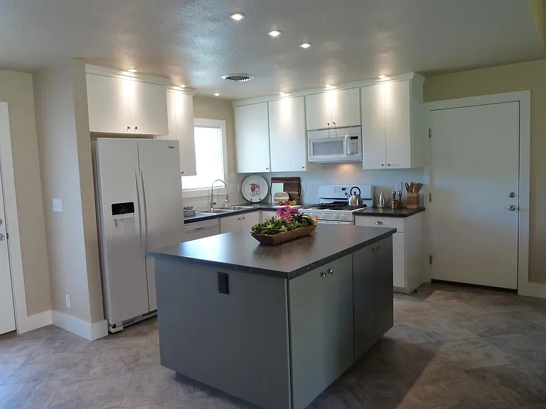 6802 La Salle Dr — Photo 9