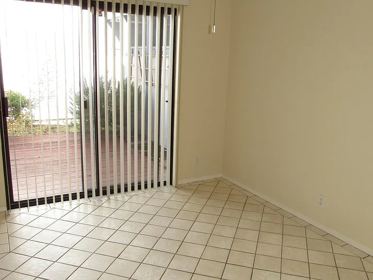 34765 Hemet Cmn — Photo 7