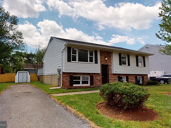 3rd image of 1006 Paddington Pl