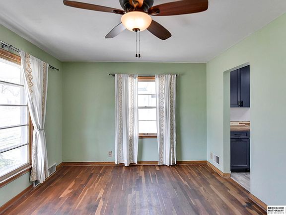 5th image of 2727 S 41st St