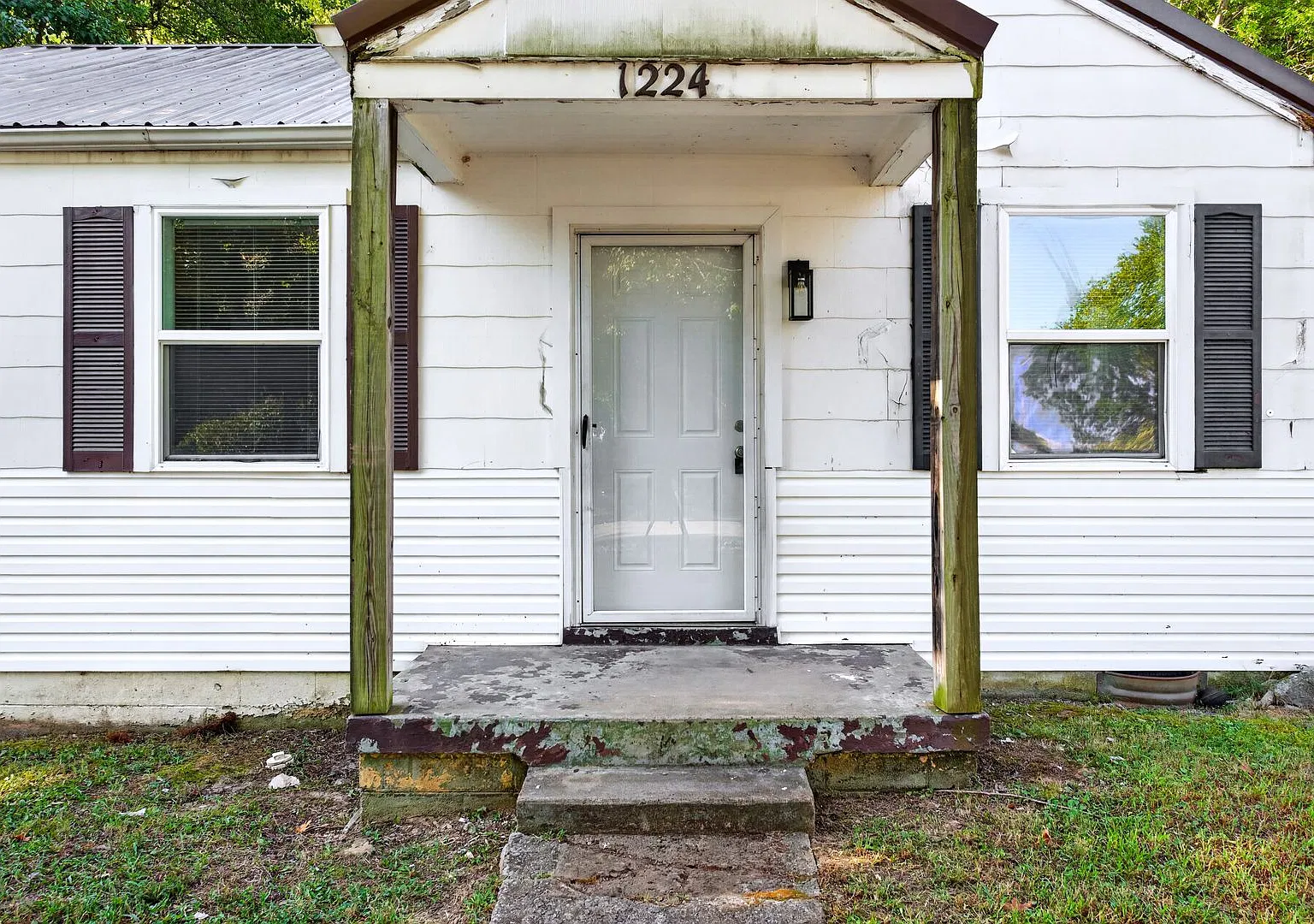 1224 Greenfield Drive Home For Rent! — Photo 2