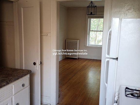 4th image of 1936 W Estes Ave #1