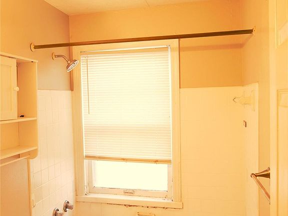5th image of 4223 Saint Leonard Ln