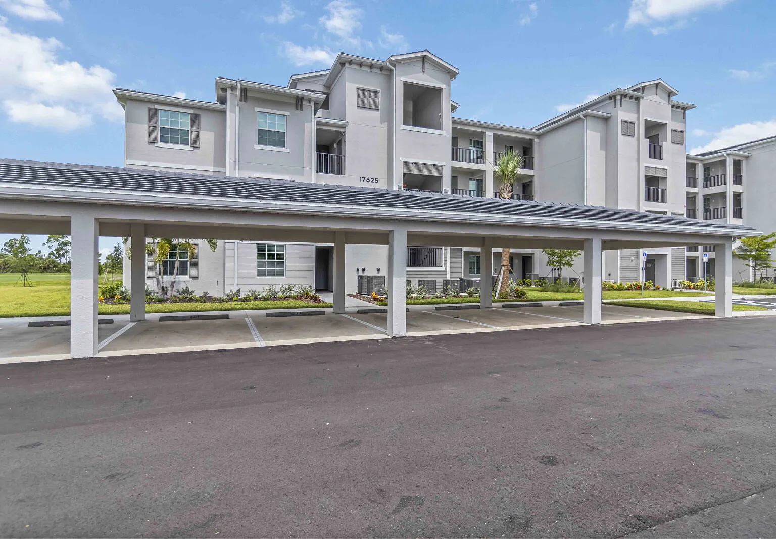 2 bed, 2.0 bath, 1153 sqft, $2,500 — Photo 2