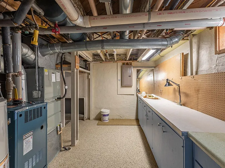2406 Wood St — Photo 25