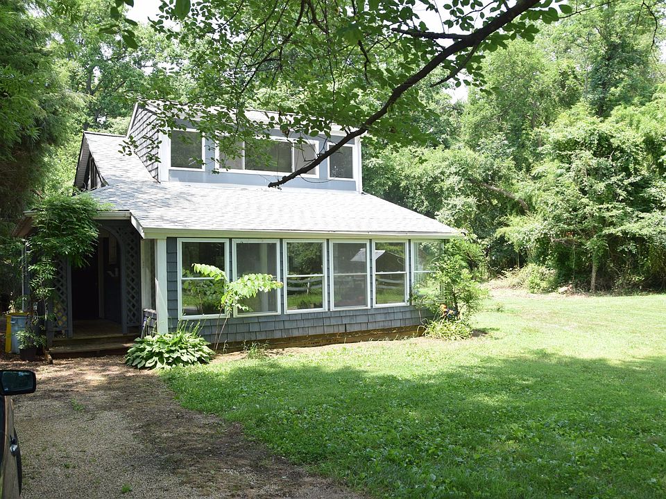 1st image of 143 Riverview Ave
