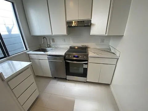 2560 Hyde St #3 — Photo 6