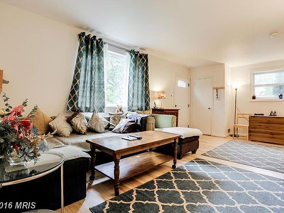 3rd image of 4601 Coachway Dr