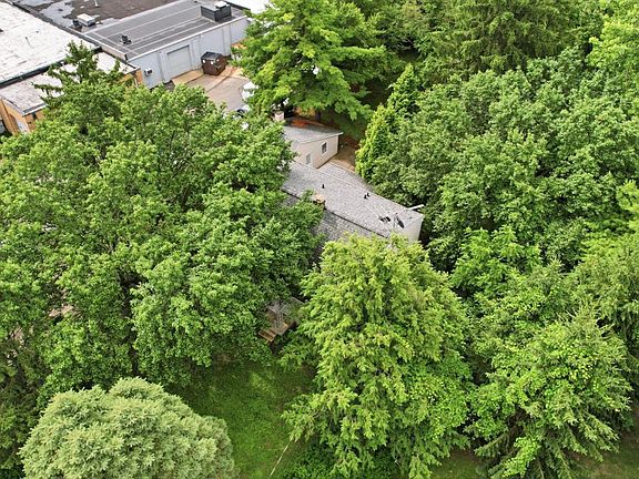 4th image of 4223 Creek Rd