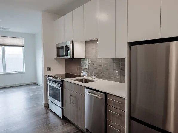 180 Telford St Unit 305, Brighton, MA 02135