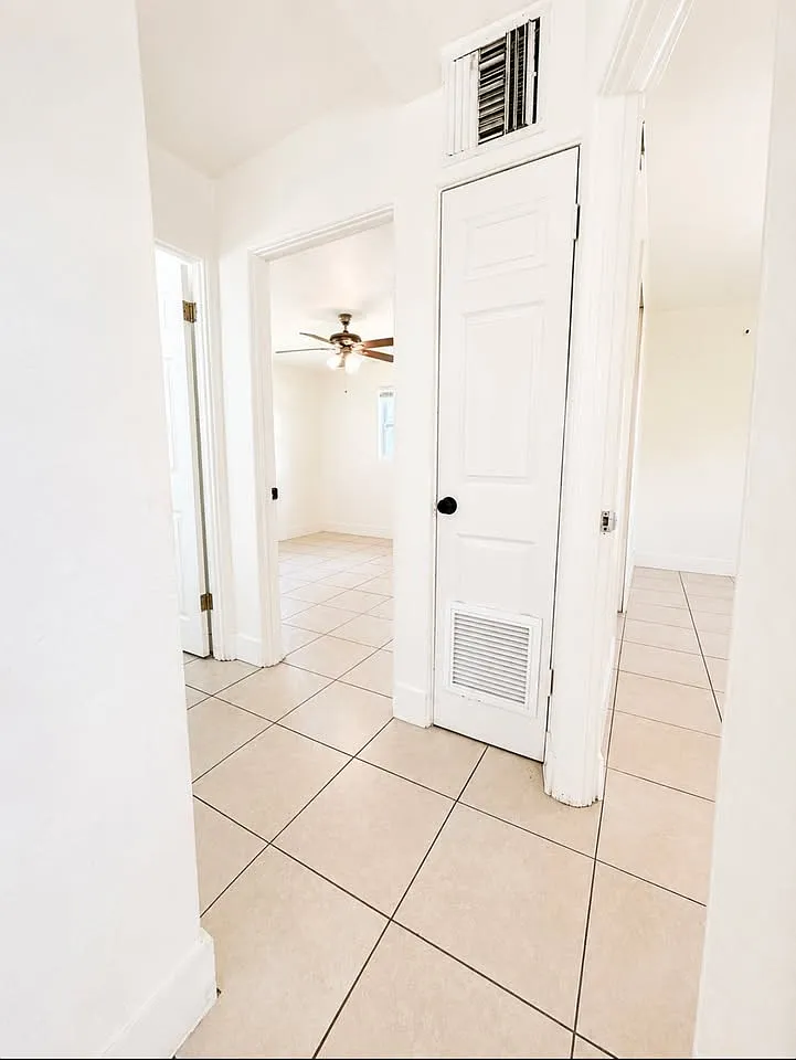 3 bed, 908 sqft, $1,650 — Photo 3