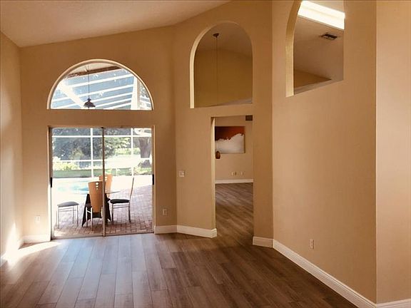 4th image of 806 Grovesmere Loop