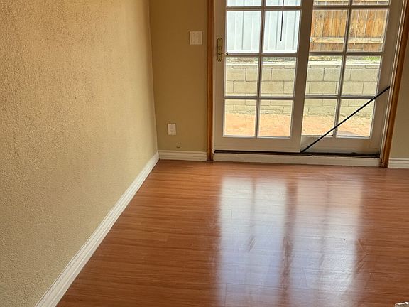 5th image of 144 E Campus View Dr