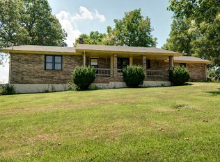 2802 W Farm Road 88, Springfield, MO 65803