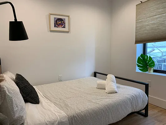 Rented by Nooklyn NYC LLC | media 53