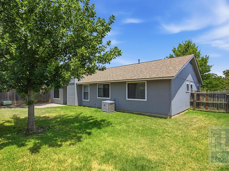 401 Oakridge Pass — Photo 28