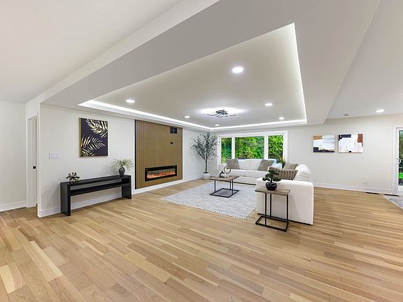 4th image of 2049 Dorval Dr