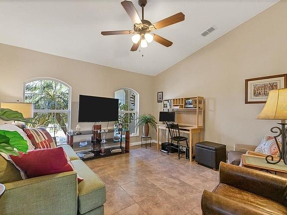5th image of 1089 Rotonda Cir