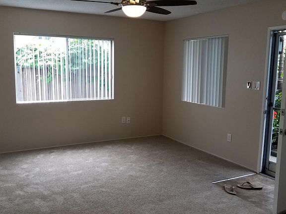 4th image of 855 1/2 Emerald St APT A