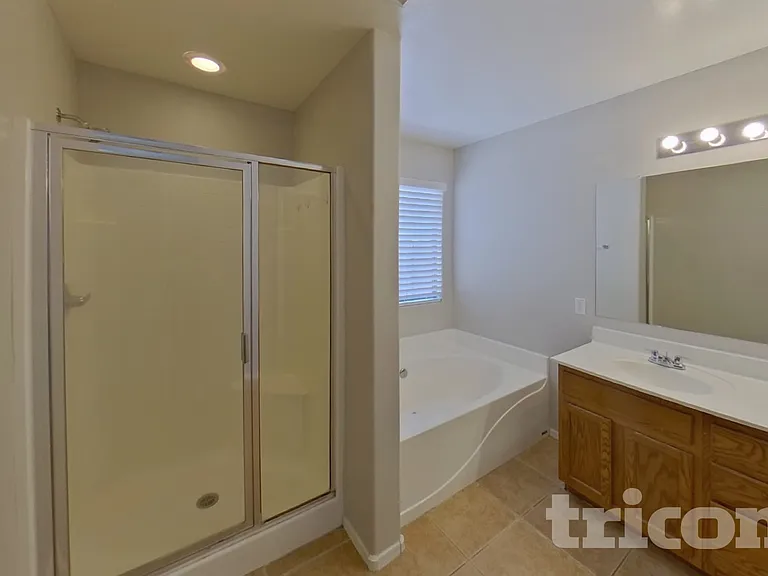 43714 W Cale Dr — Photo 7