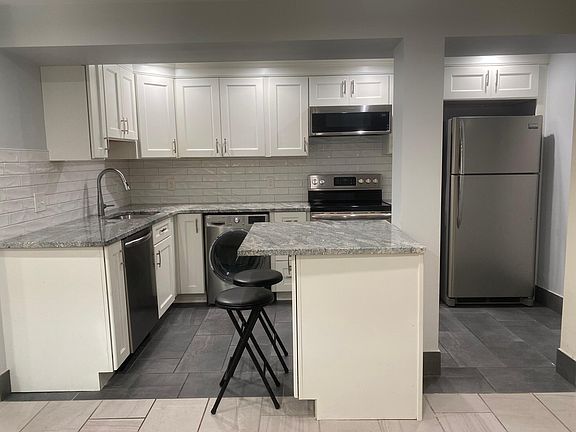 3rd image of 6 Monmouth St #102