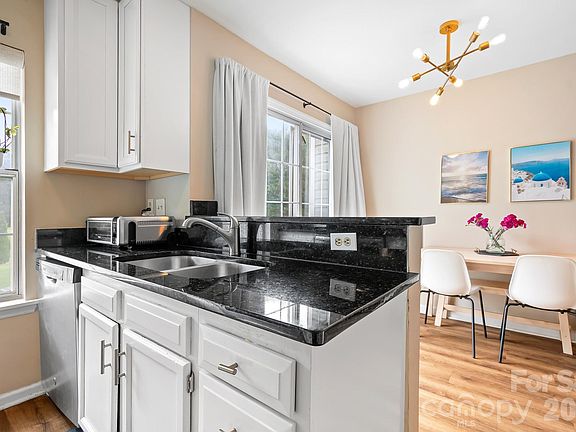 5th image of 8159 Circle Tree Ln