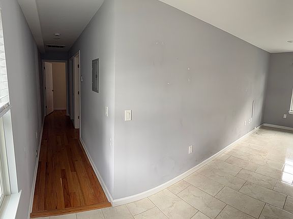 2nd image of 334 Murray St #2