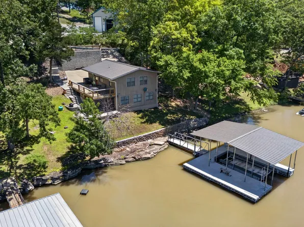 26593 Santa Barbara Dr, Edwards, MO 65326