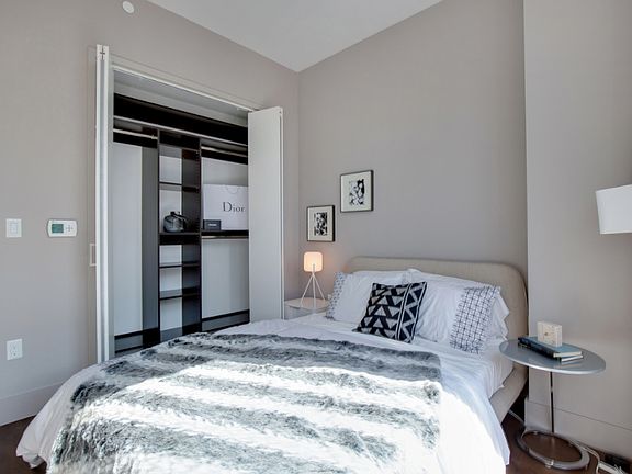 4th image of 222 E 44th St APT 36N